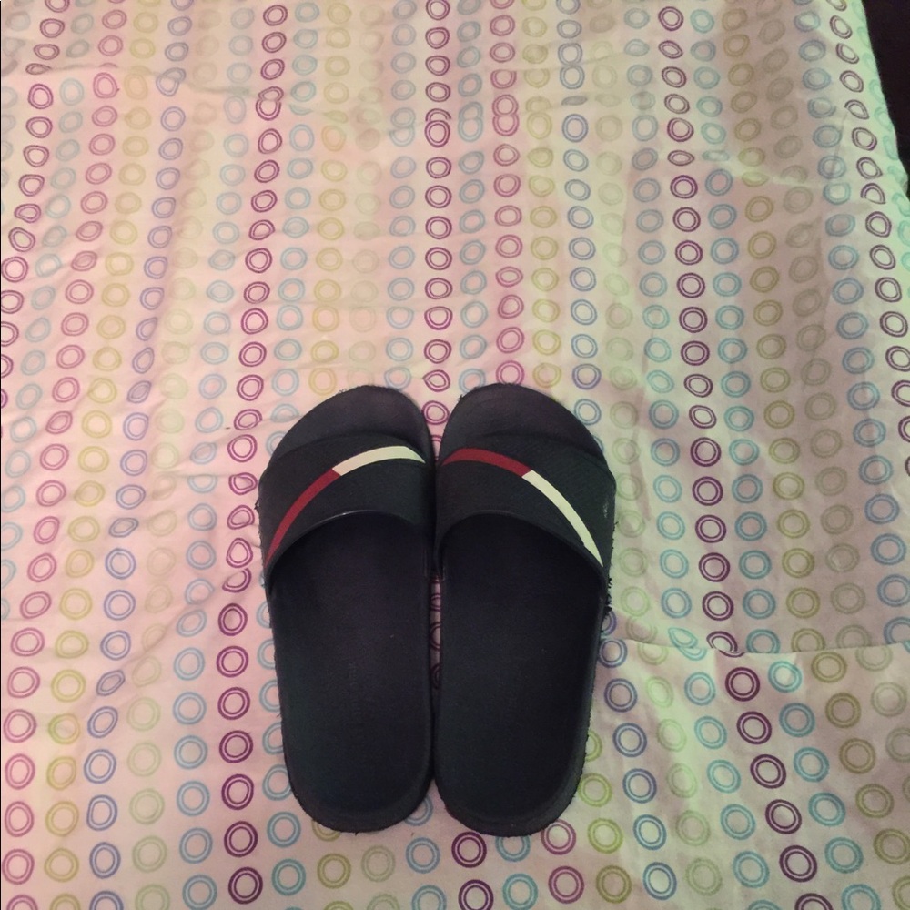 Tommy hilifigher slides
